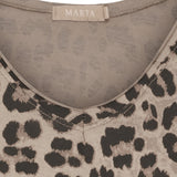 MARTA DU CHATEAU Marta du Chateau dam T-Shirt MdcHarper 2436C T-shirt Beige Leo