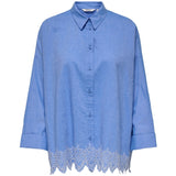 ONLY ONLY dam skjorta ONLGRACES Shirt Blue Bonnet BRIGHT WHITE EMB.
