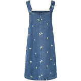 PIECES PIECES dam klänning PCFLORA Dress Medium Blue Denim WHITE FLOWER EMBROIDE