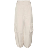 Vero Moda SomethingNew x NAOMI ANWER CARGO byxor - SNNAOMI Pant Birch