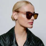A. KJÆRBEDE A.Kjærbede solglasögon Nancy Sunglasses Demi Tortoise