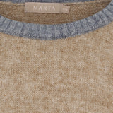 MARTA DU CHATEAU Marta du Chateau dam stickad tröja MdcElora KN8031 Knit Camel Denim