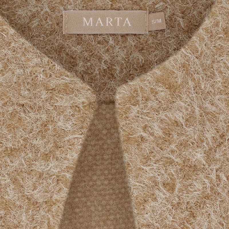MARTA DU CHATEAU Marta du Chateau dam stickad väst MdcCapella 7600 Knit Vest Camello4