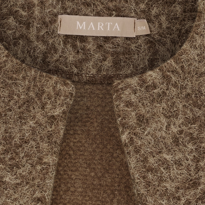 MARTA DU CHATEAU Marta du Chateau dam stickad väst MdcCapella 7600 Knit Vest Camello5