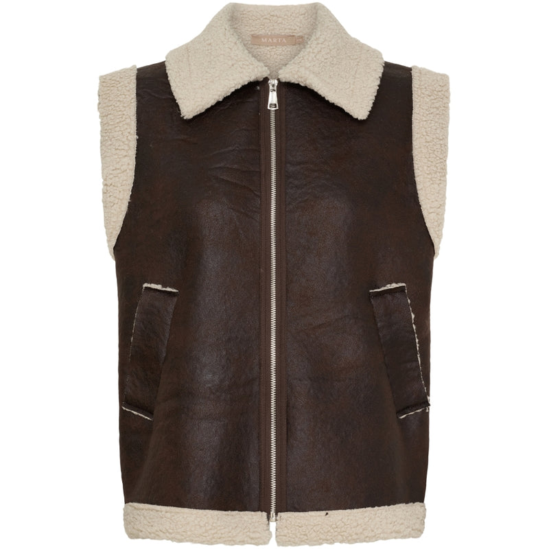 MARTA DU CHATEAU Marta du Chateau dam väst MdcValley 248347 Vest Moro15