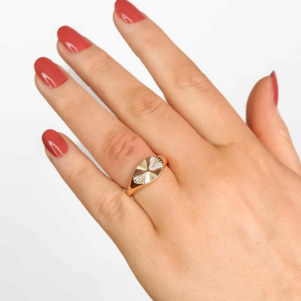 muun STUDIOS Muun studios Sun Signet Oval Ring 18K Guldpläterad R025 Jewelry Guld
