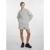 PIECES PCCHILLI dam shorts PCCHILLI Restudsalg Cloud Dancer Stripes BLACK