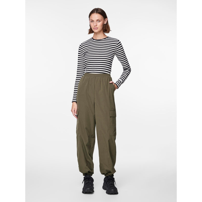 PIECES PIECES dam byxor PCANNA Pant Deep Lichen Green