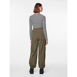 PIECES PIECES dam byxor PCANNA Pant Deep Lichen Green