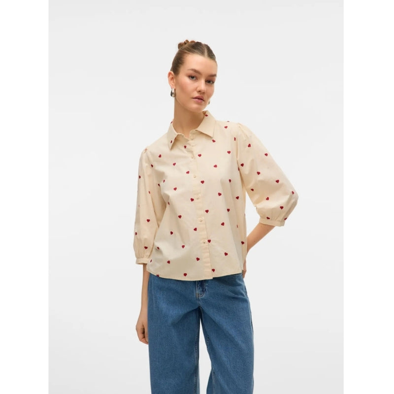 Vero Moda VERO MODA DAMSKJORTA VMFEAT Shirt Birch Heart Emb Karander Red