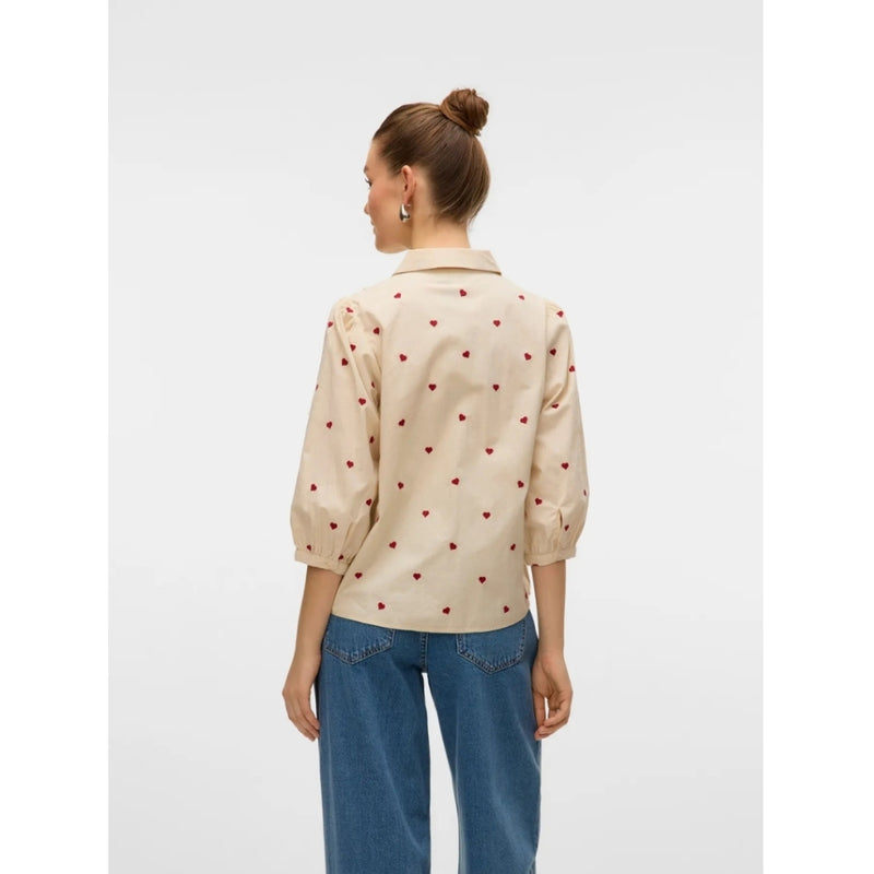 Vero Moda VERO MODA DAMSKJORTA VMFEAT Shirt Birch Heart Emb Karander Red
